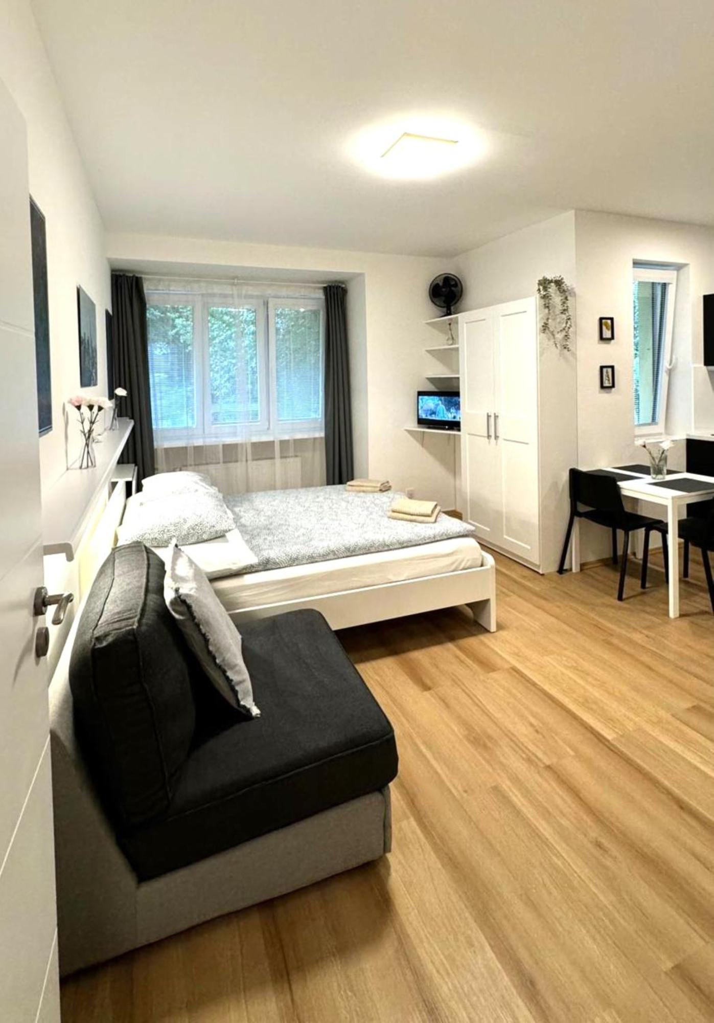 Hillside Studios ปราก ภายนอก รูปภาพ